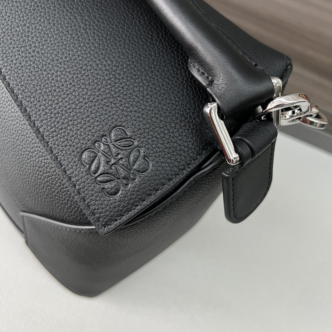 Bagsaaa L0ew* Puzzle bag in classic calfskin black - 29*19.5*14cm