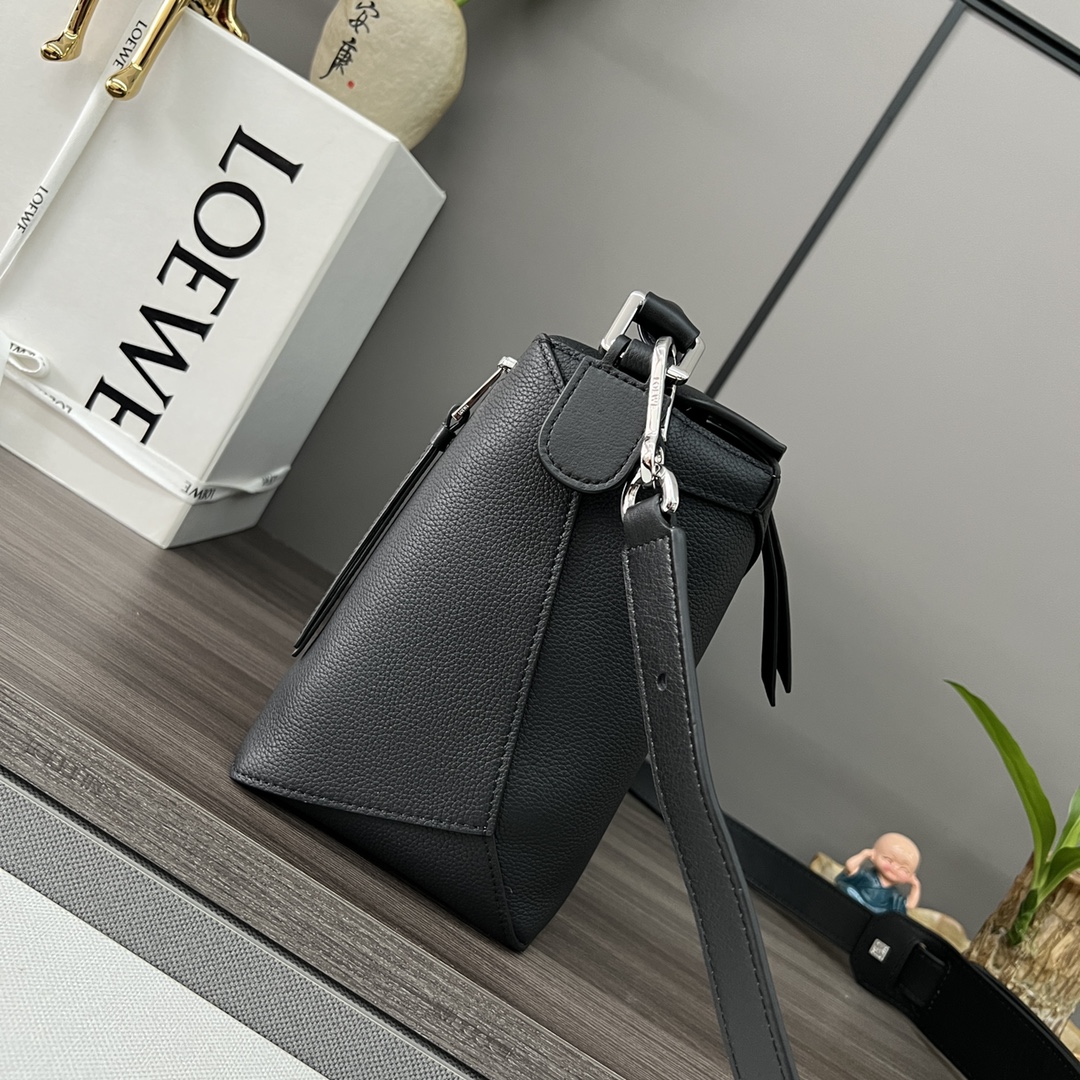 Bagsaaa L0ew* Puzzle bag in classic calfskin black - 29*19.5*14cm
