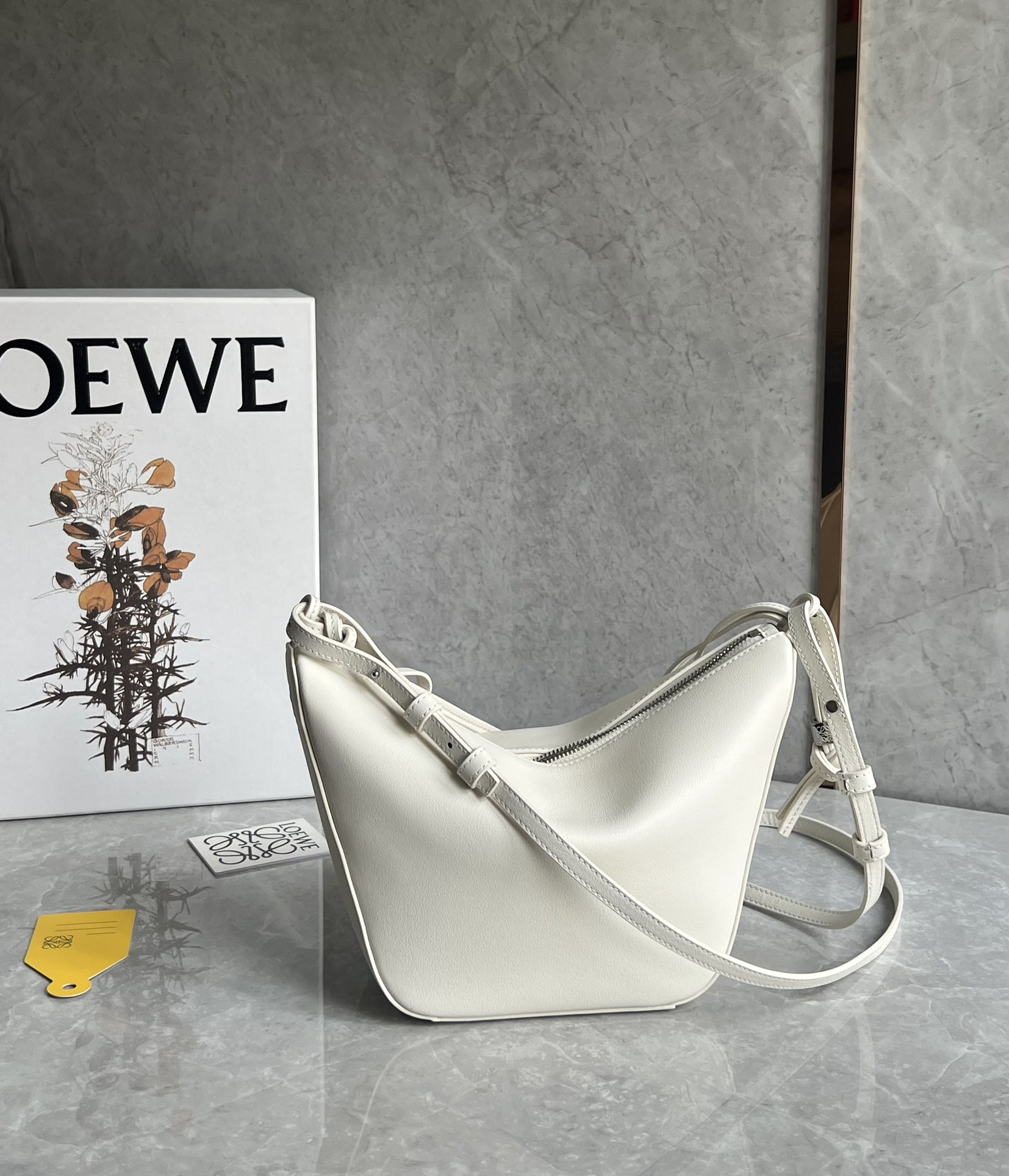 Bagsaaa L0ew* Hammock Hobo Bag in classsic calfskin white - 28*17*9.5cm