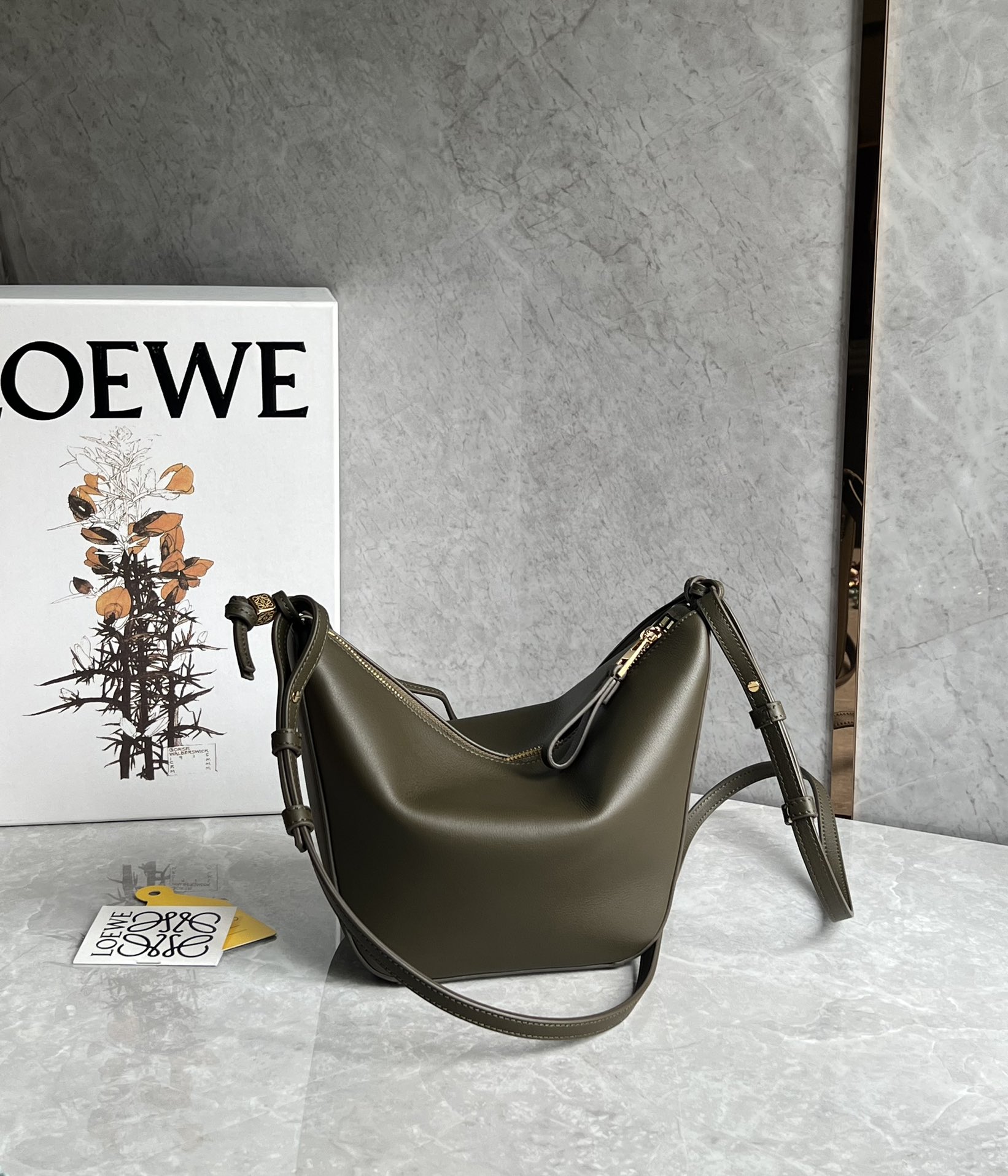Bagsaaa L0ew* Hammock Hobo Bag in classsic calfskin green - 28*17*9.5cm