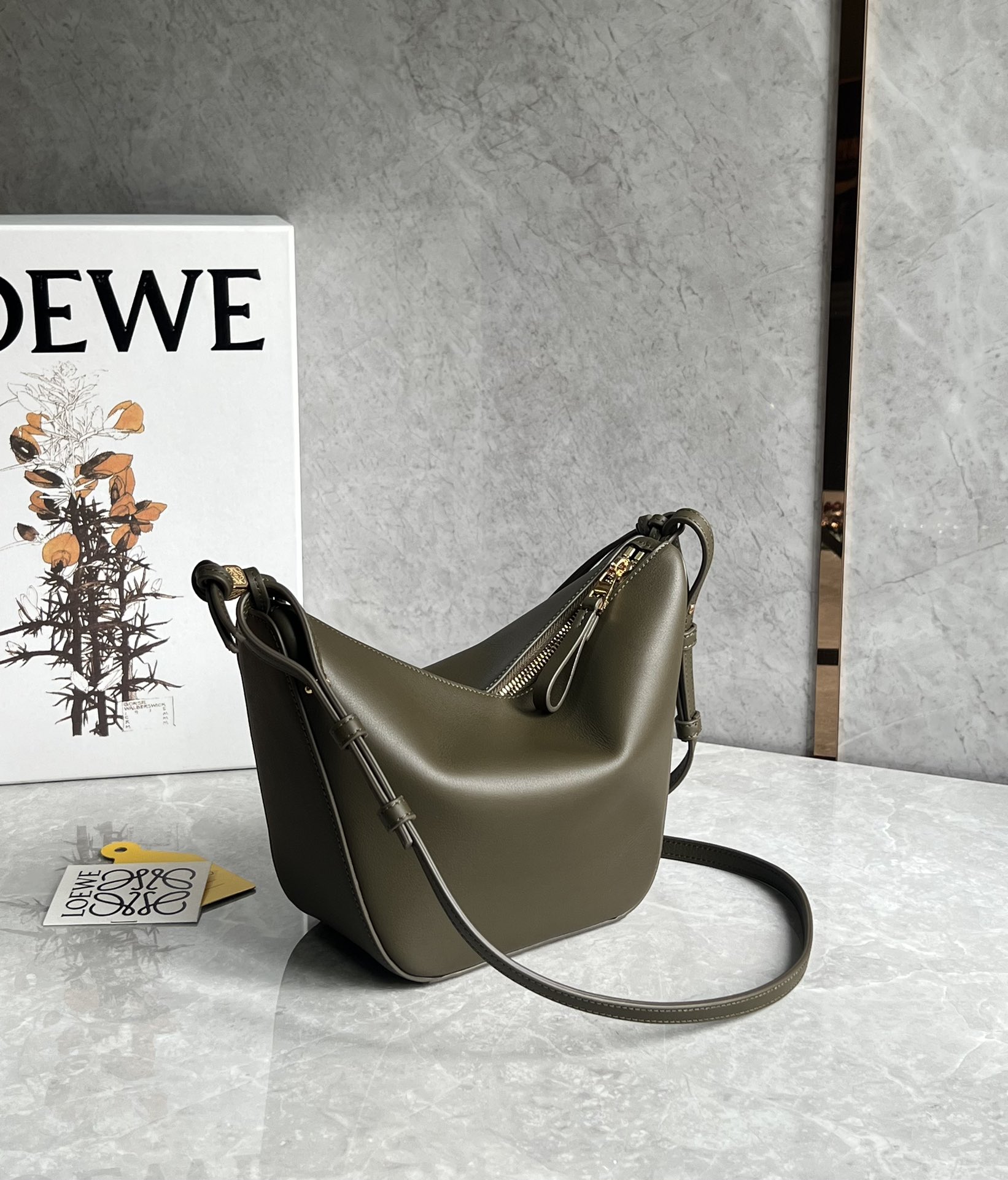 Bagsaaa L0ew* Hammock Hobo Bag in classsic calfskin green - 28*17*9.5cm