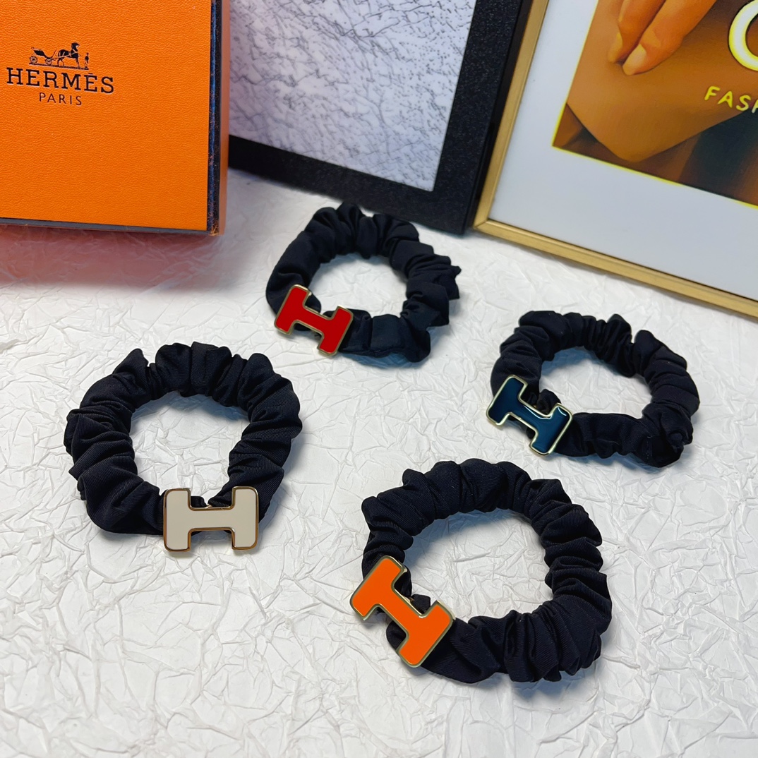 Bagsaaa H**me5 hair tie