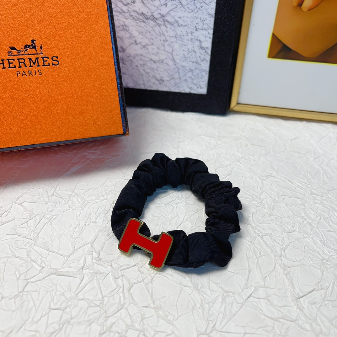 Bagsaaa H**me5 hair tie