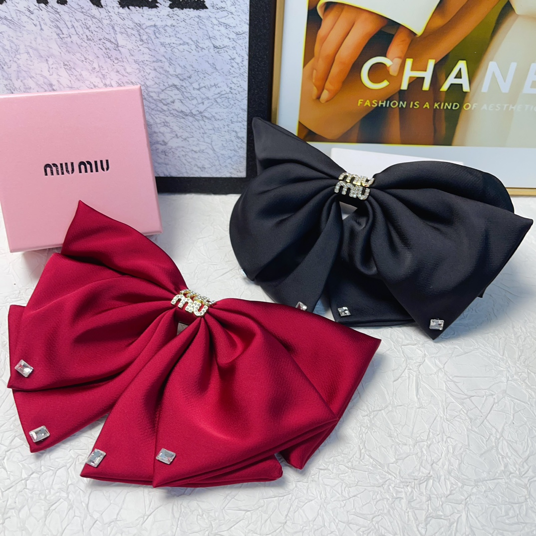 Bagsaaa M1um1u Hairclip 2 colors