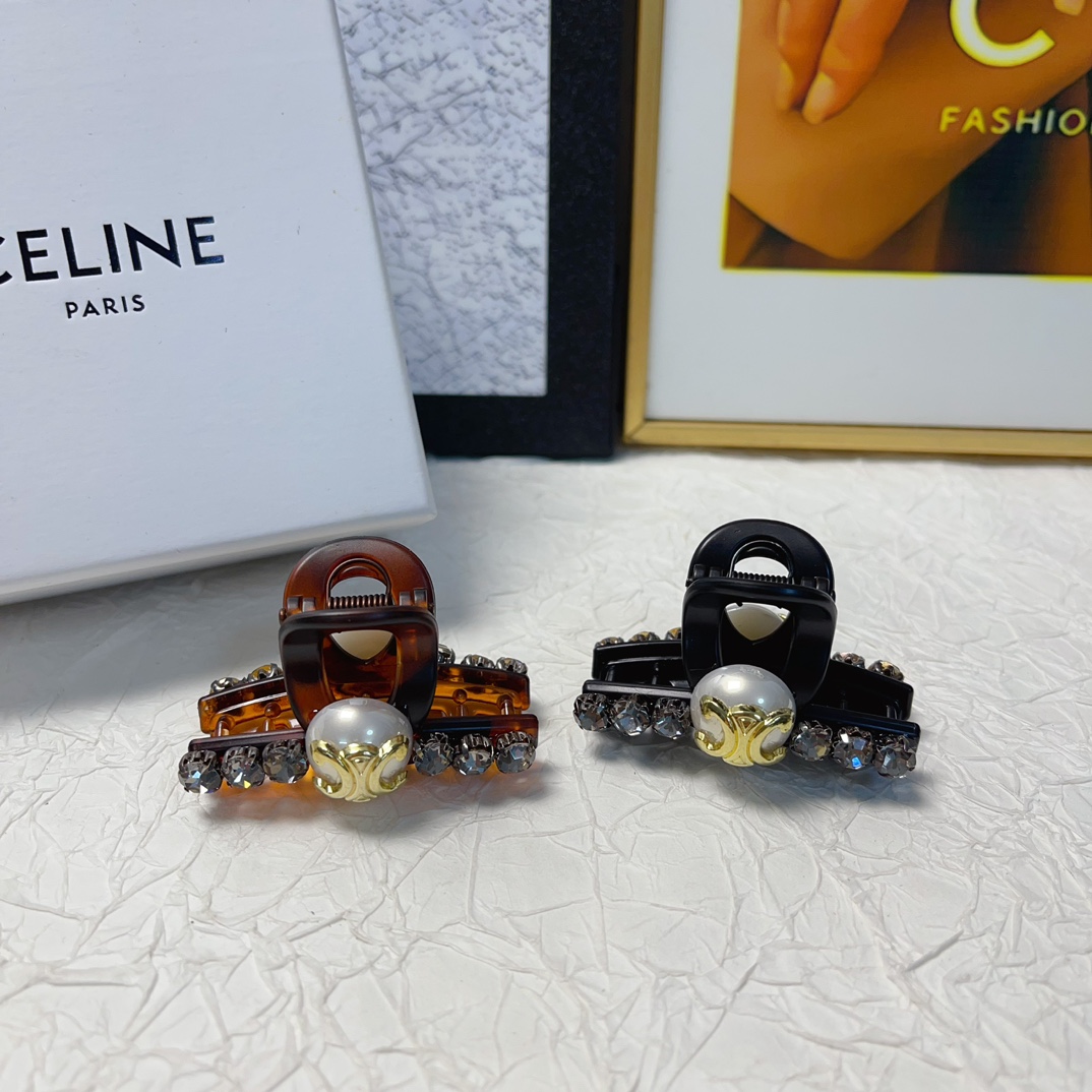 Bagsaaa Ce1i*e Pearl Hairclip