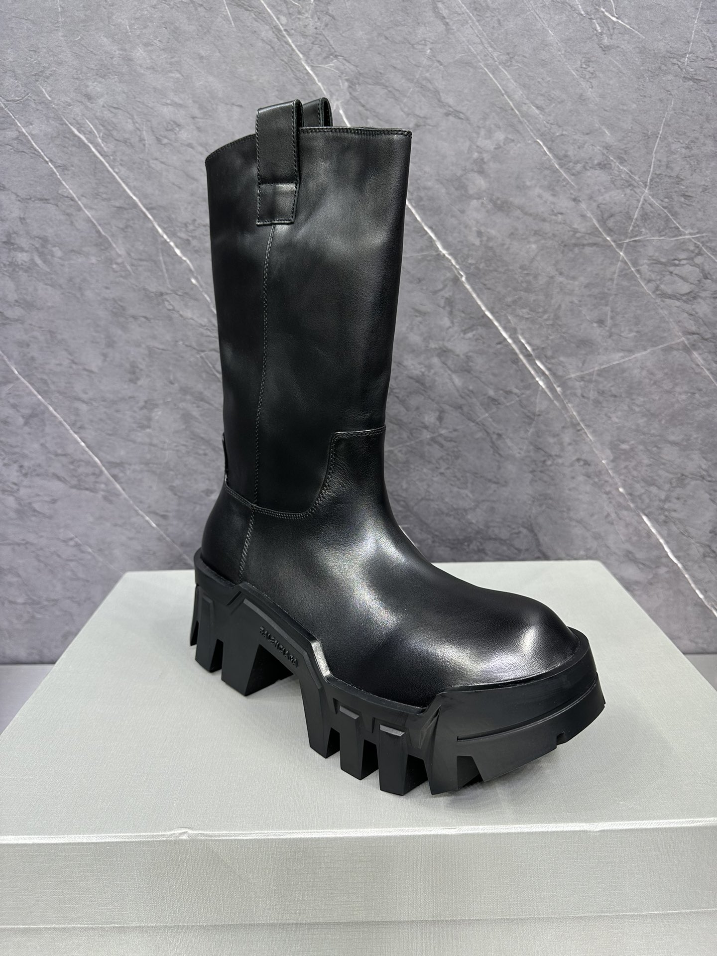 BAGSAAA Ba1en*iaga BULLDOZER CHELSEA BOOT IN BLACK 02