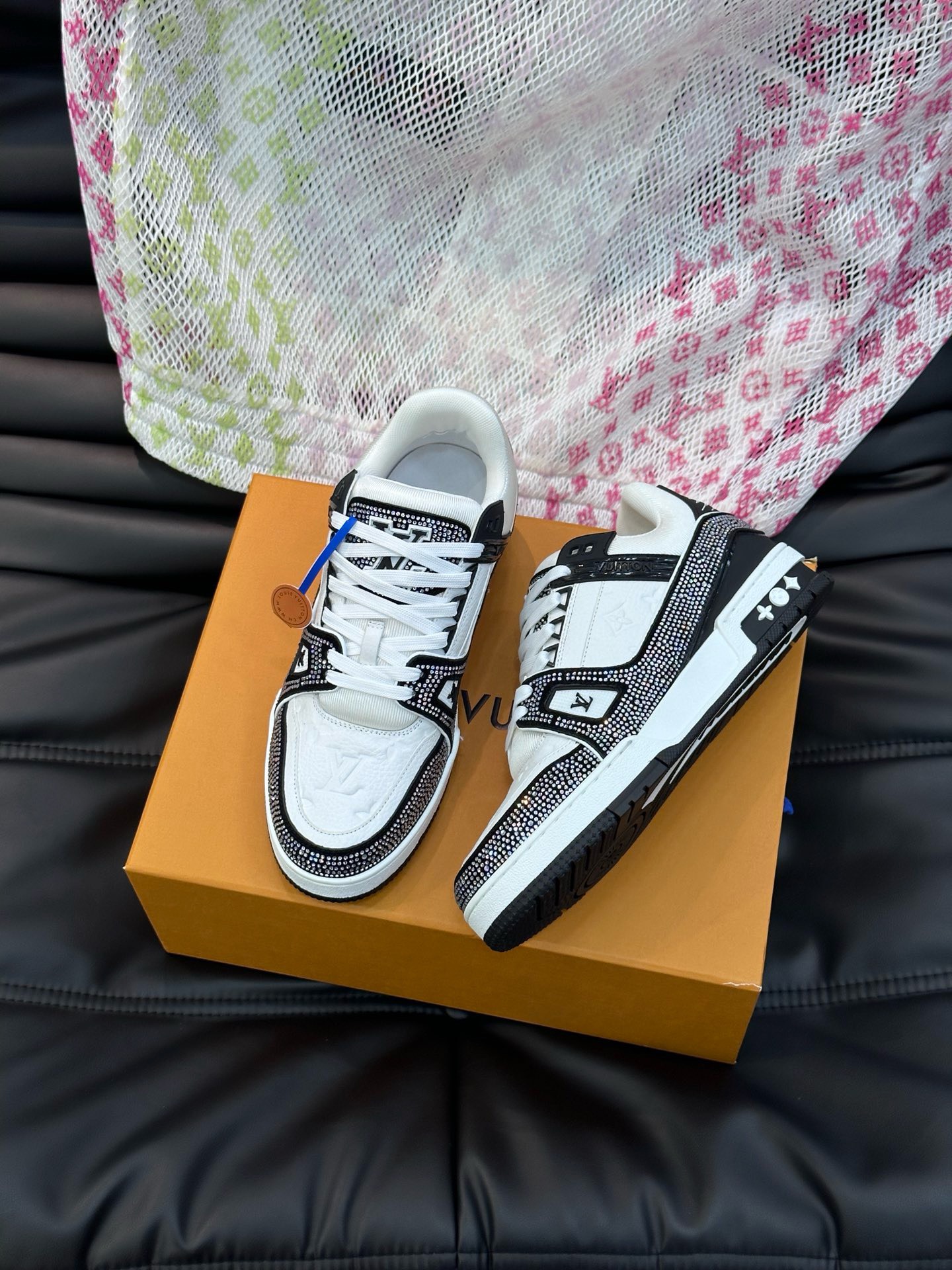 Bagsaa L0vis Vvtt0n Trainer Sneaker Black crystals