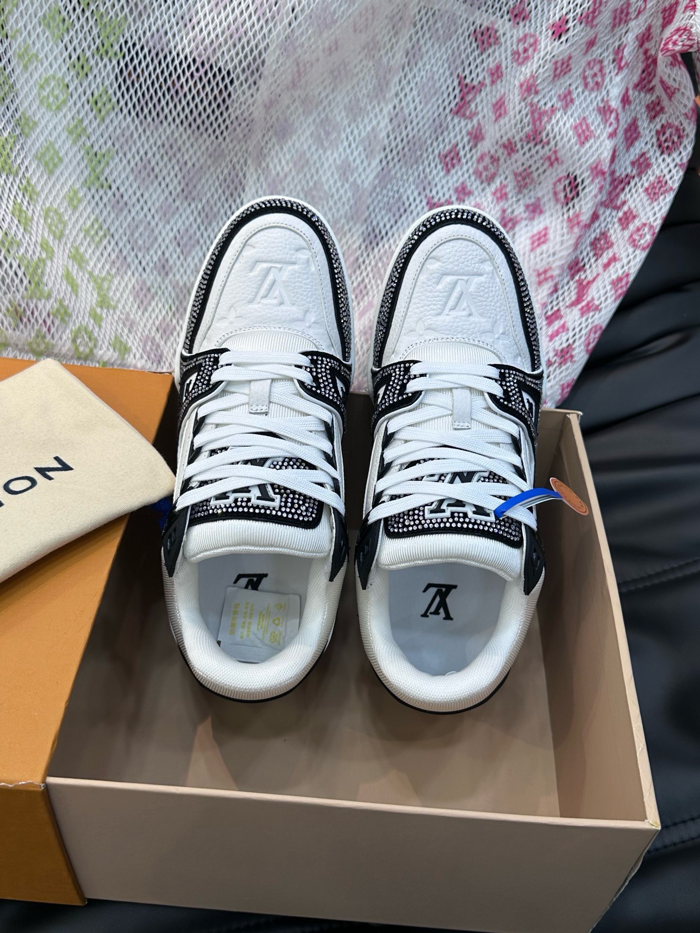 Bagsaa L0vis Vvtt0n Trainer Sneaker Black crystals