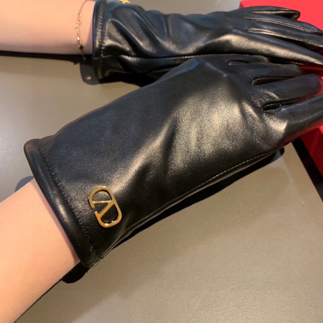 Bagsaaa Va1e*ntin0 Leather Black Gloves 02