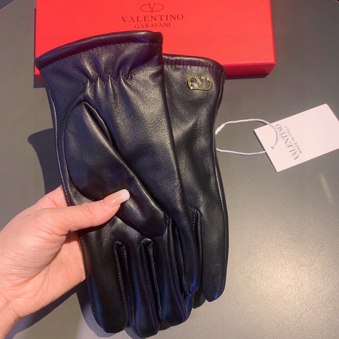 Bagsaaa Va1e*ntin0 Leather Black Gloves 02