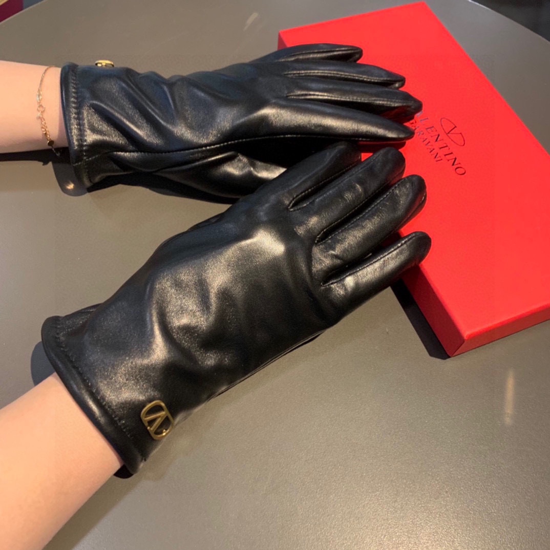 Bagsaaa Va1e*ntin0 Leather Black Gloves 02
