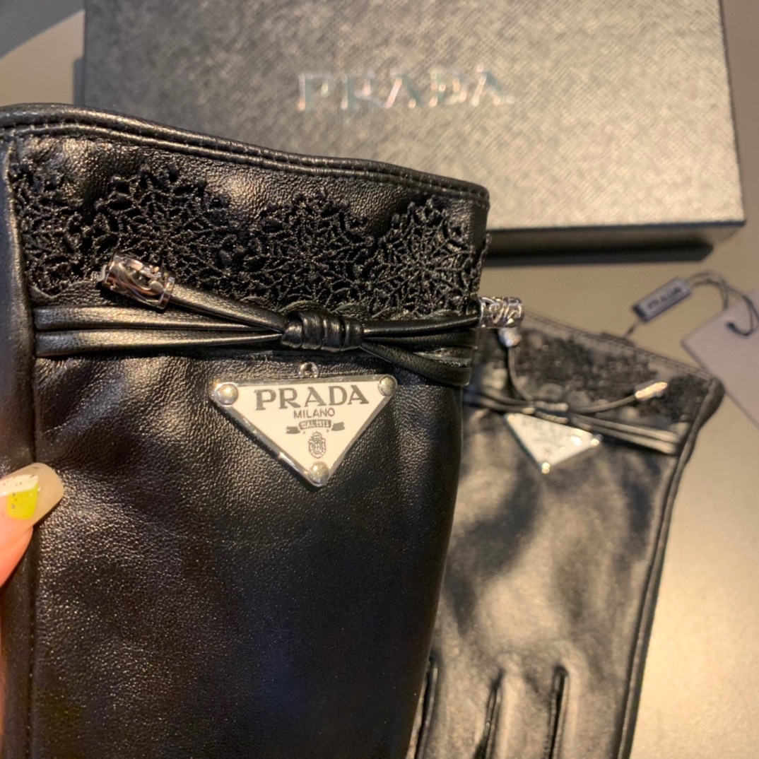 Bagsaaa Pra*a Black LEather Gloves