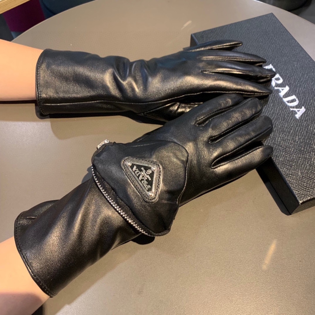 Bagsaaa Pra*a Nappa Leather Black Gloves With Pouch