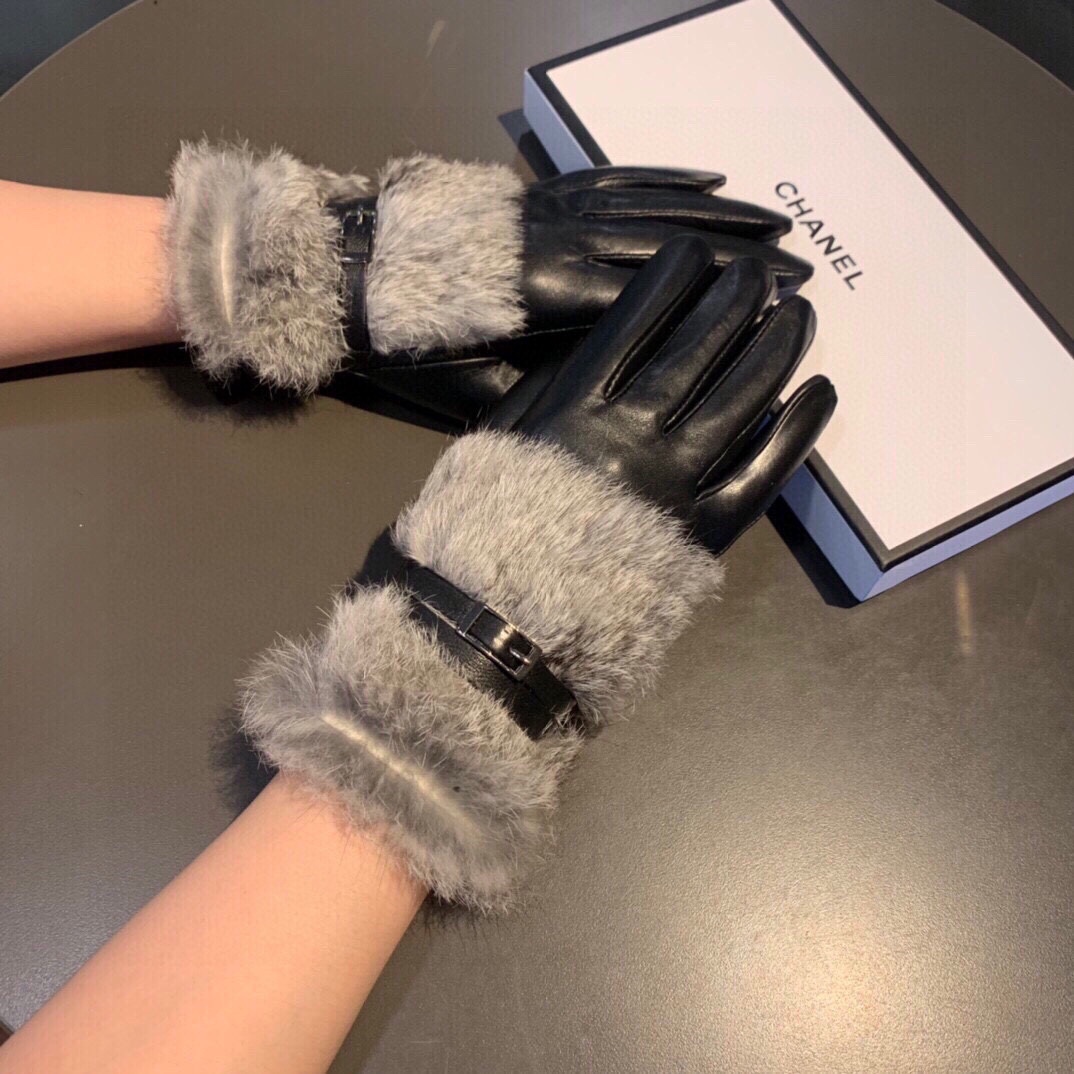 Bagsaaa Ch**el Fur and Leather Gloves black/brown