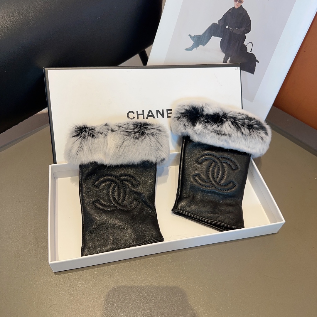 Bagsaaa Ch**el Half Finger White Fur Leather Gloves 02