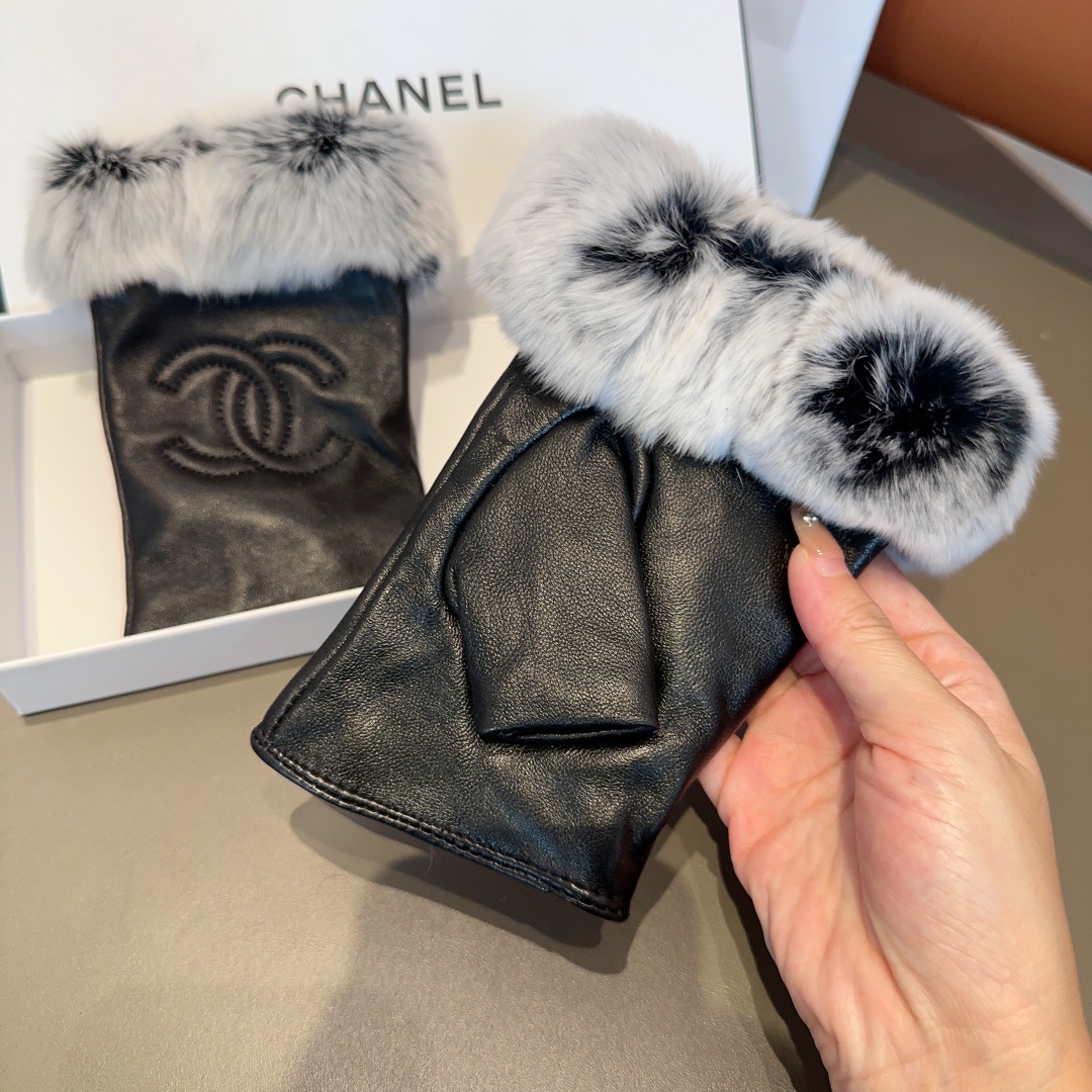 Bagsaaa Ch**el Half Finger White Fur Leather Gloves 02