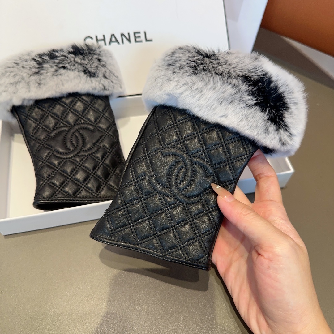 Bagsaaa Ch**el Half Finger White Fur Leather Gloves 04