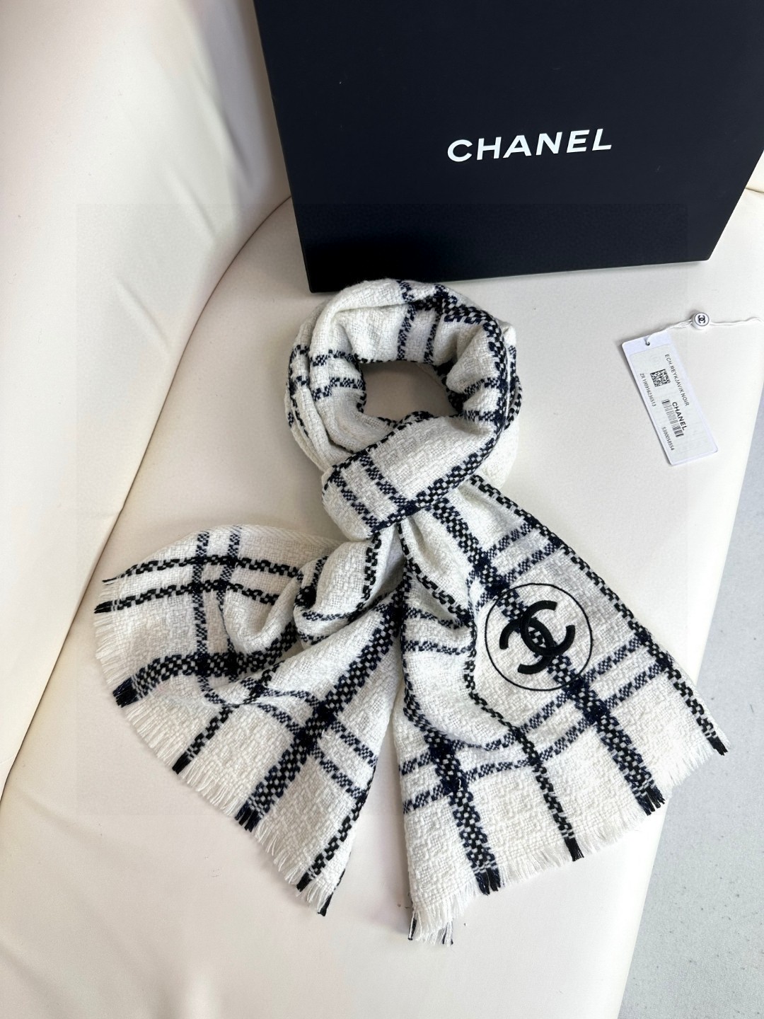 Bagsaaa Ch**el Scarf Striped White - 40x190cm