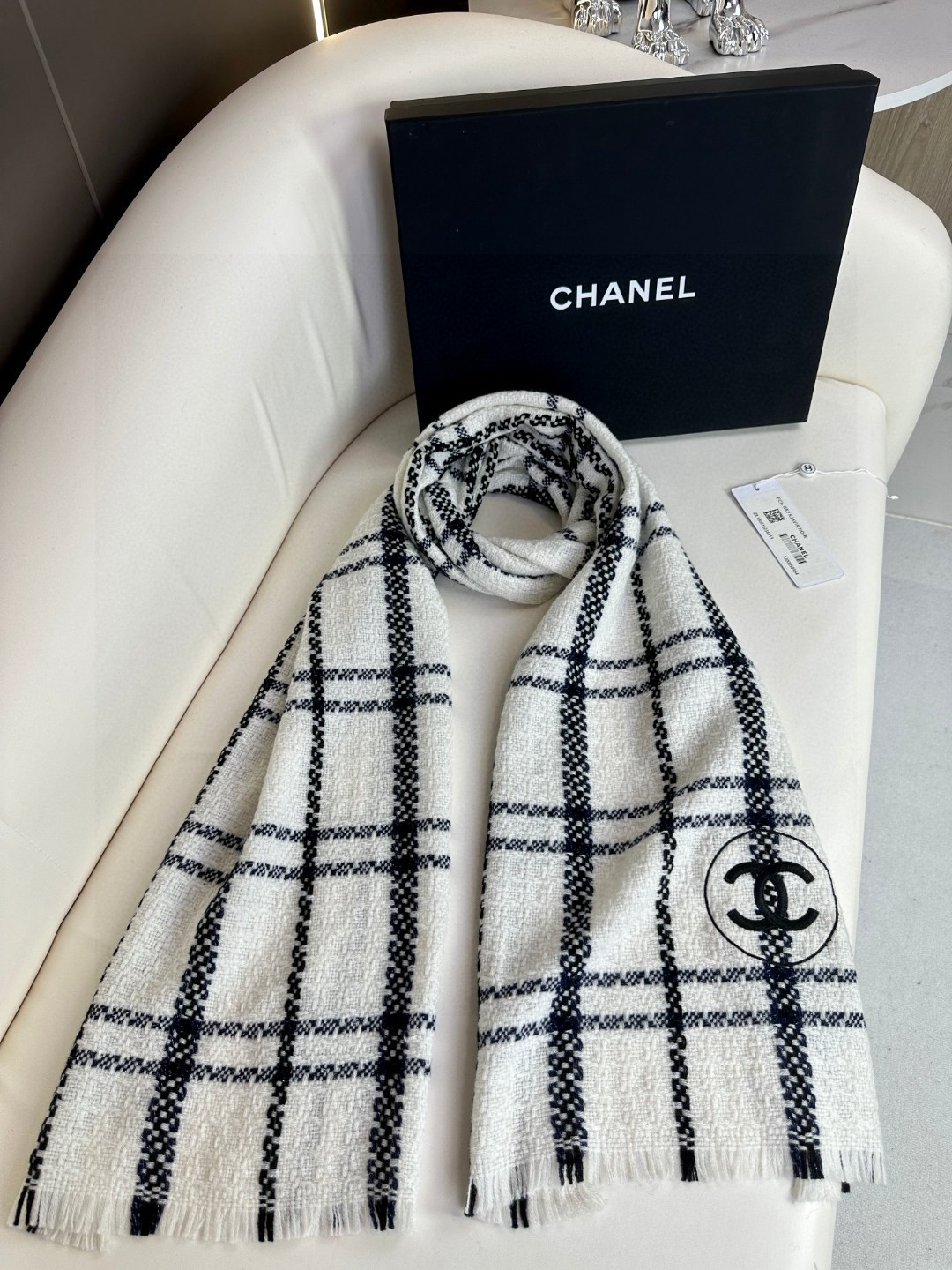 Bagsaaa Ch**el Scarf Striped White - 40x190cm