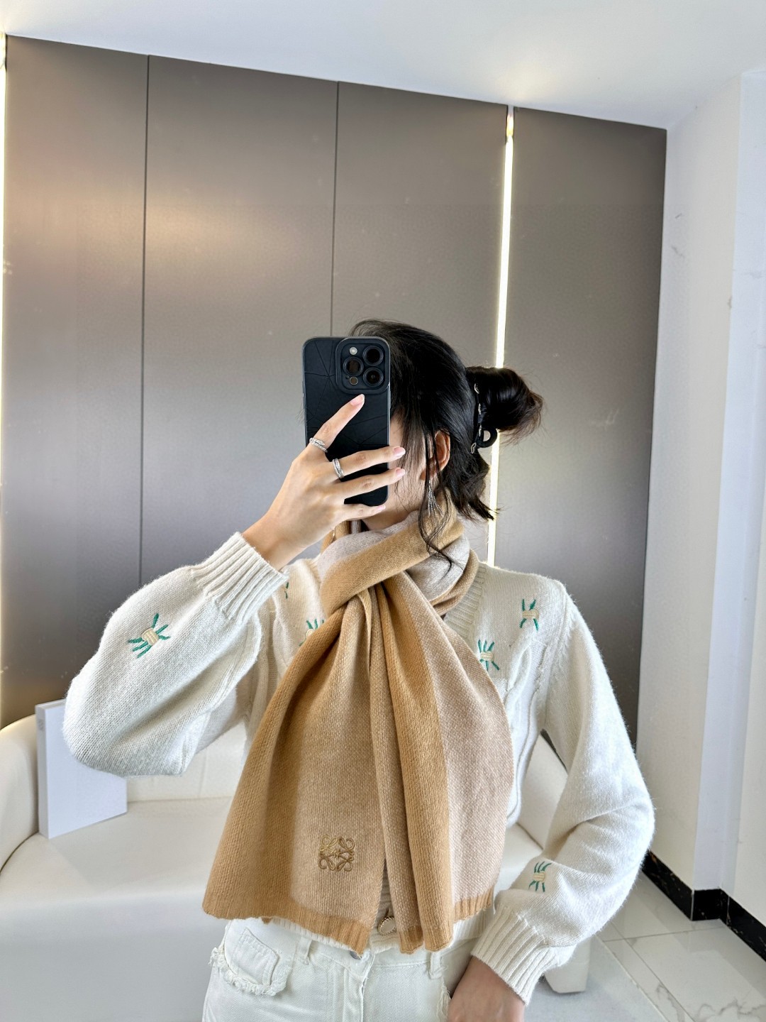Bagsaaa L0ew* Scarf With 3 tones of Beige Color - 30*190cm