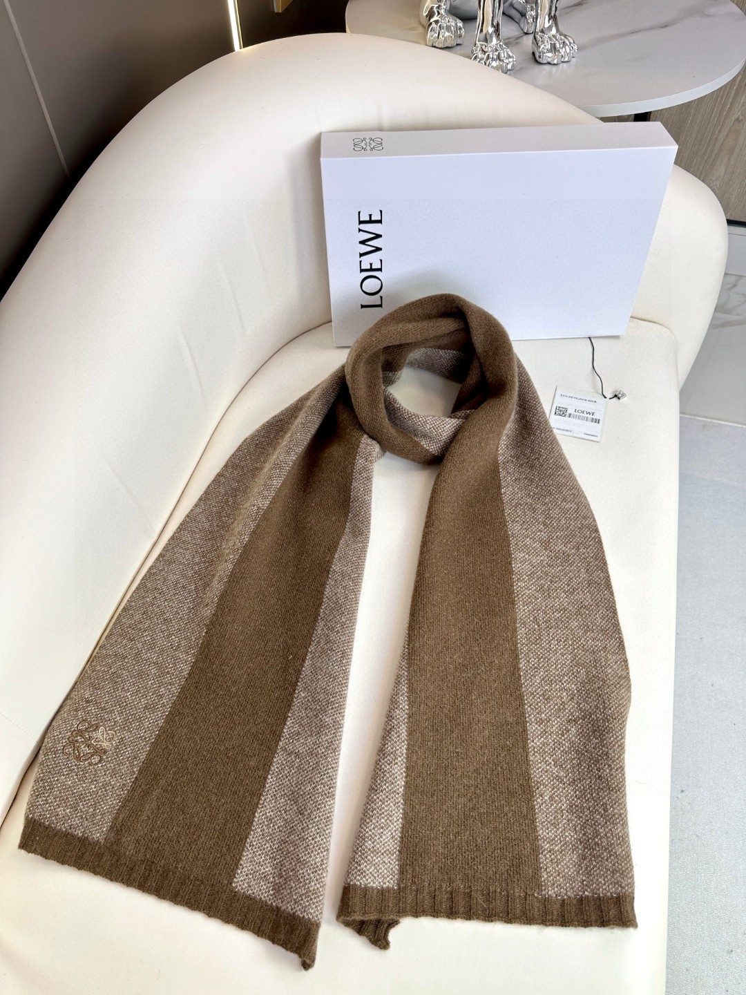 Bagsaaa L0ew* Scarf With 3 tones of Brown Color - 30*190cm