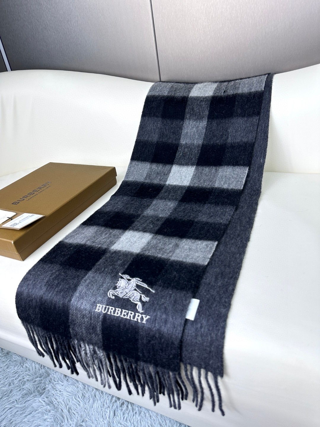 Bagsaaa Bv*b*rry Black Scarf - 30x190 cm
