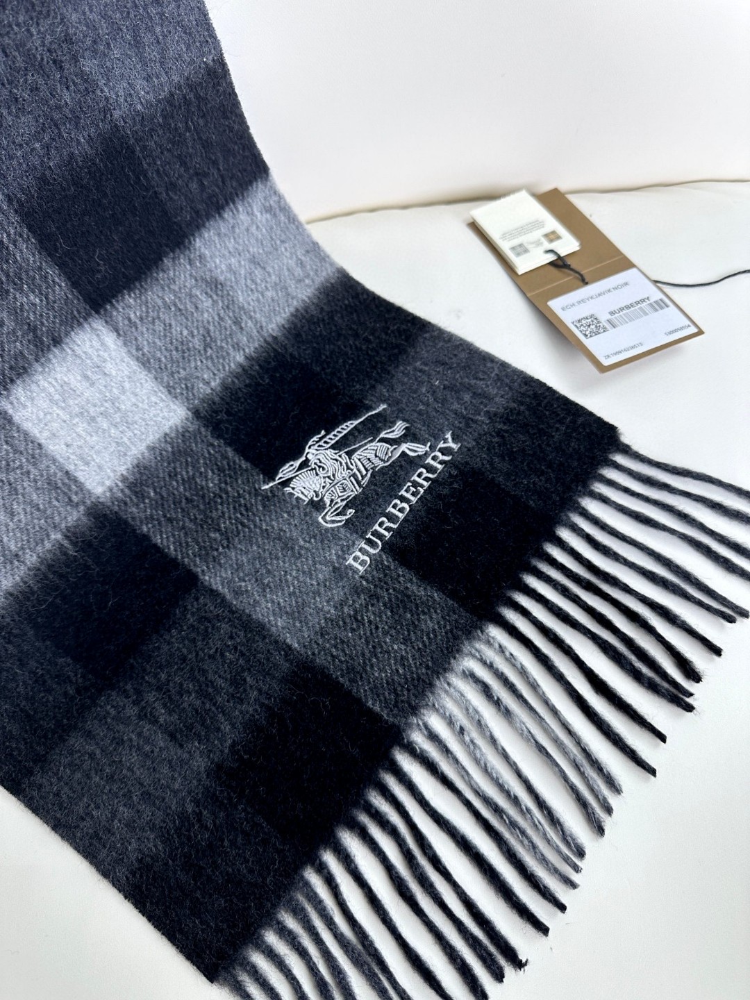 Bagsaaa Bv*b*rry Black Scarf - 30x190 cm