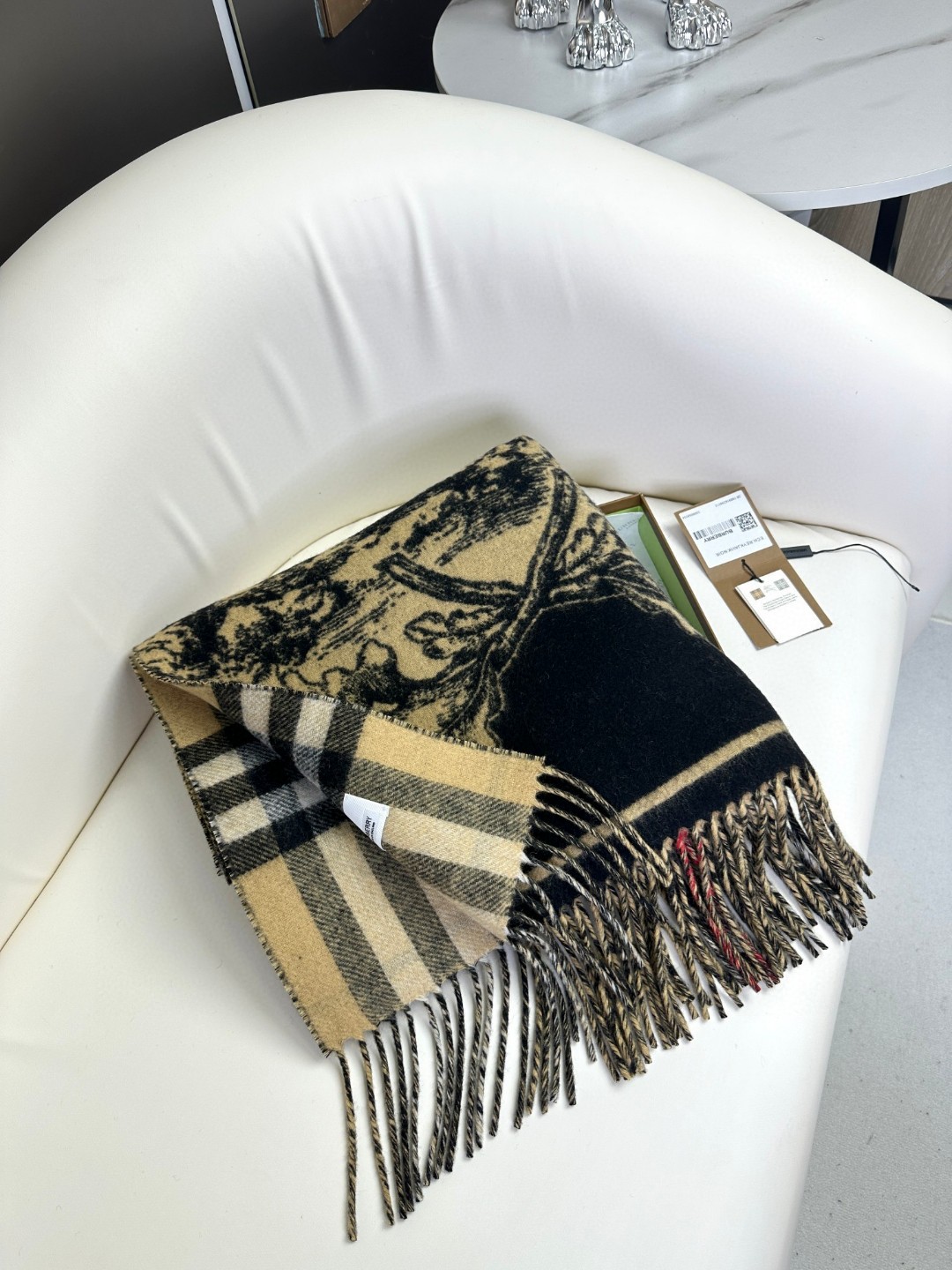 Bagsaaa Bv*b*rry Scarf - 230cmx50cm