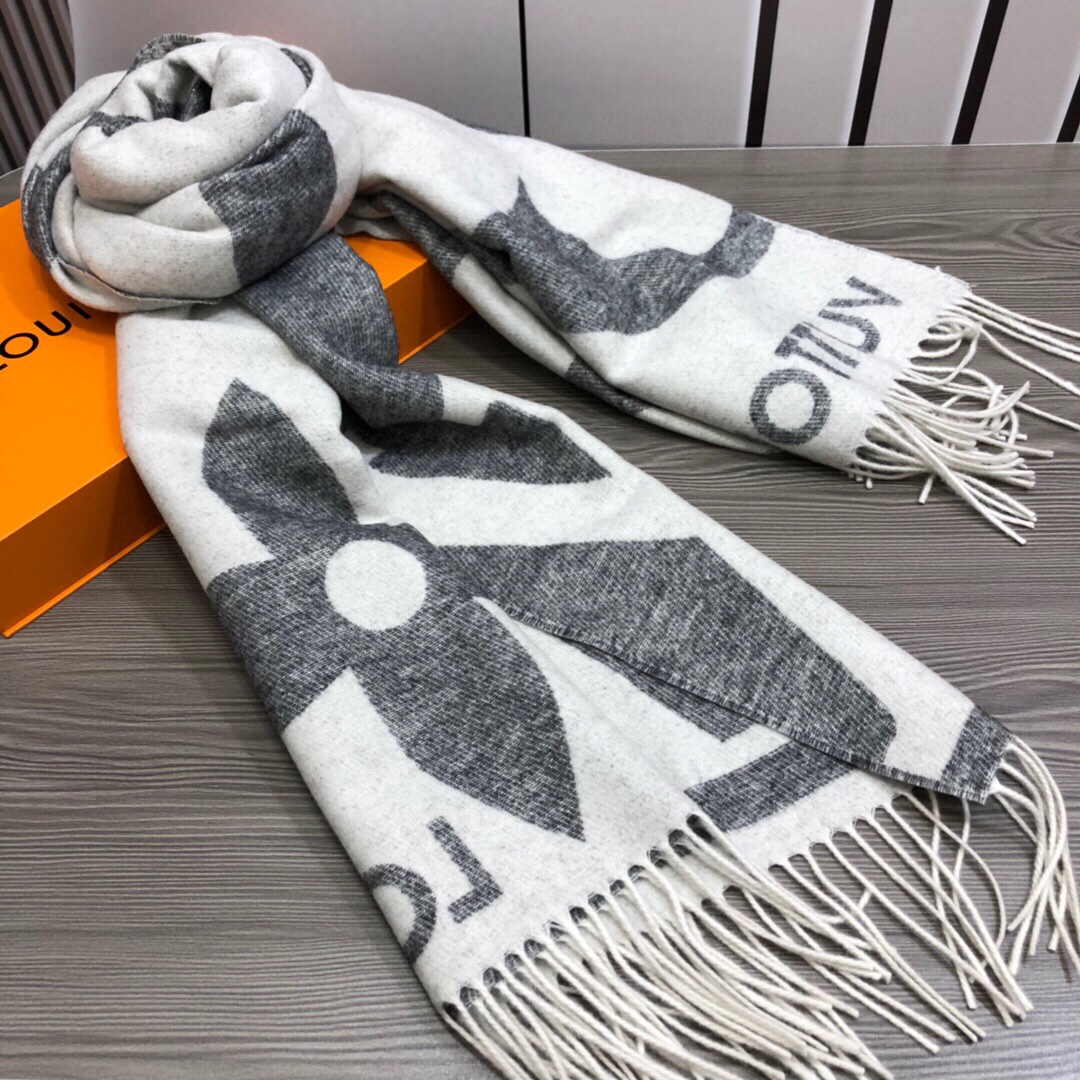 Bagsaaa L0vis Vvtt0n ultimate shine scarf - 200 x 70