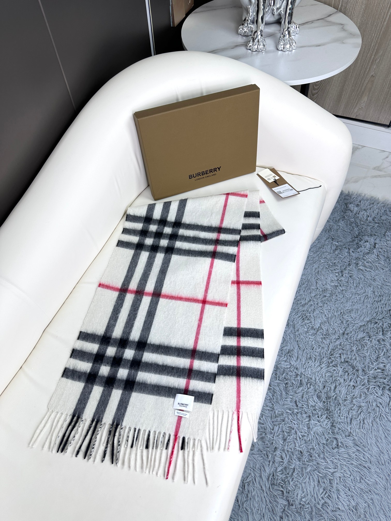 Bagsaaa Bv*b*rry White Striped Scarf