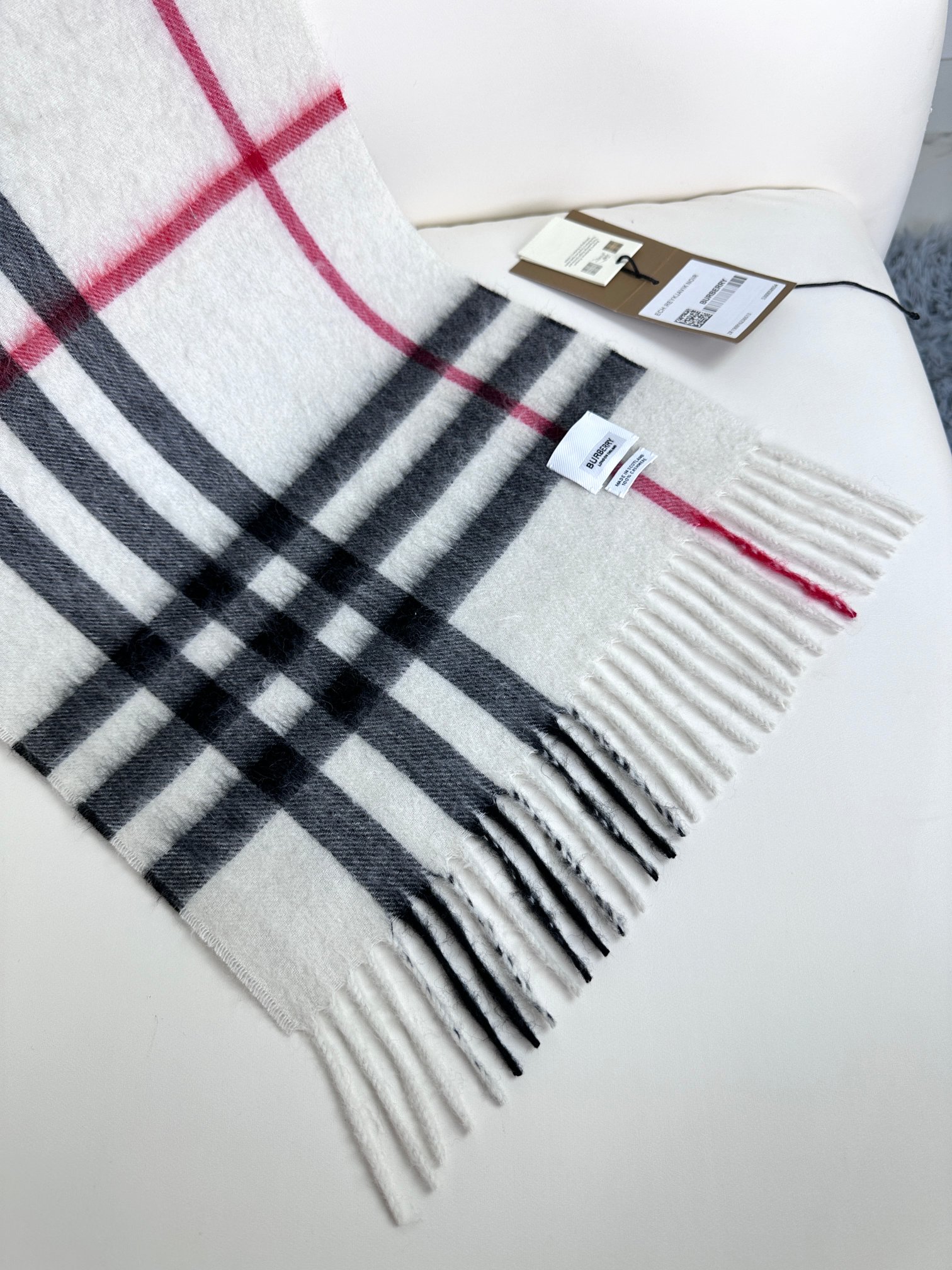 Bagsaaa Bv*b*rry White Striped Scarf