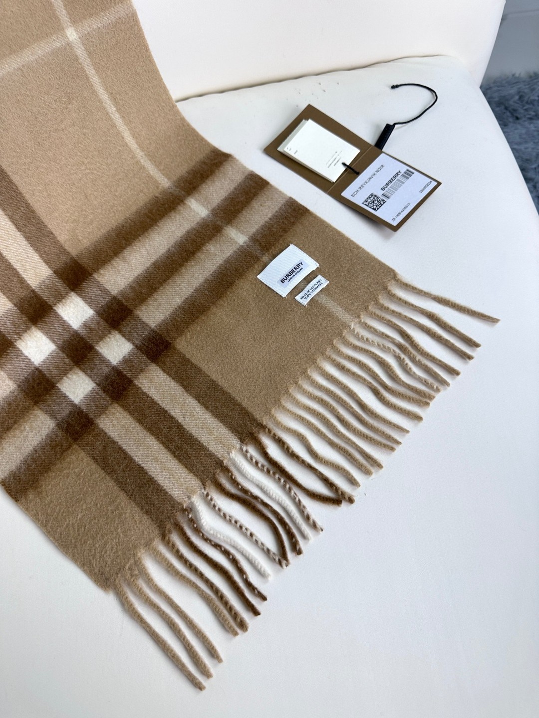 Bagsaaa Bv*b*rry Beige Striped Scarf