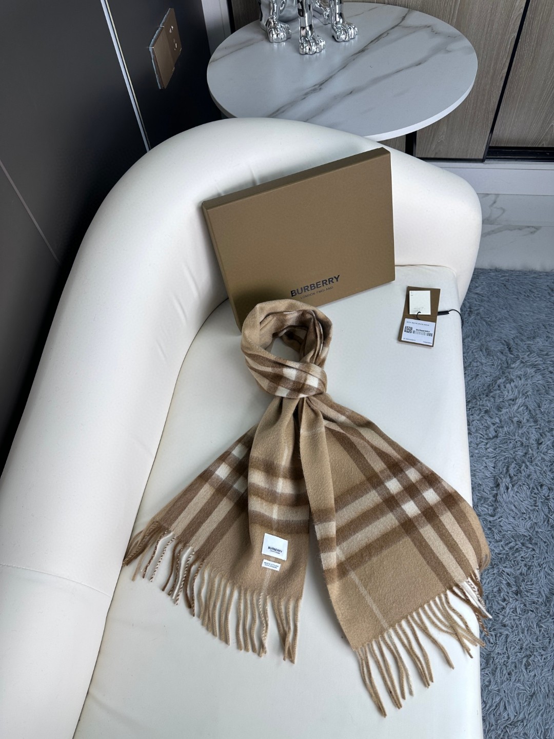 Bagsaaa Bv*b*rry Beige Striped Scarf