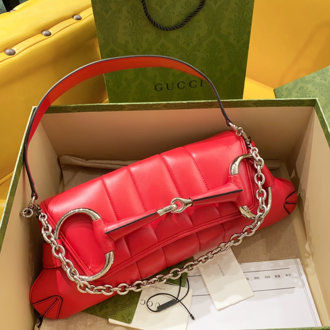 Bagsaaa Gvc*1 Horsebit Chain Medium Shoulder Bag In Red - 38 x 15 x 16 cm