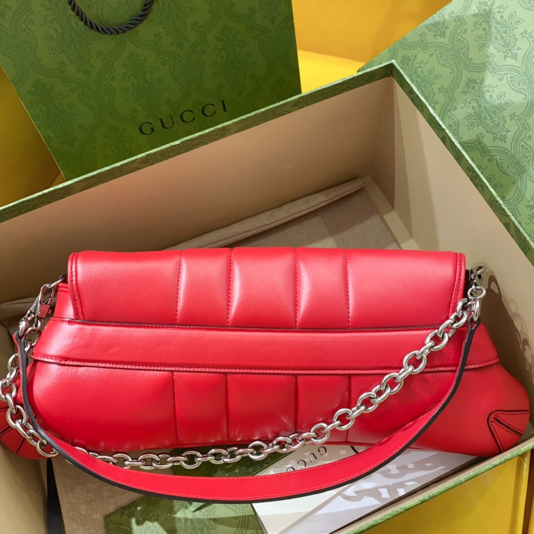 Bagsaaa Gvc*1 Horsebit Chain Medium Shoulder Bag In Red - 38 x 15 x 16 cm