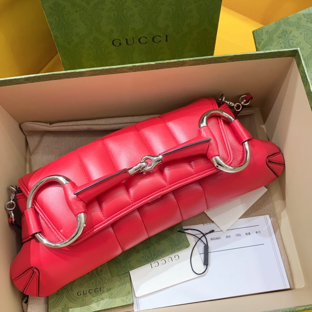 Bagsaaa Gvc*1 Horsebit Chain Medium Shoulder Bag In Red - 38 x 15 x 16 cm