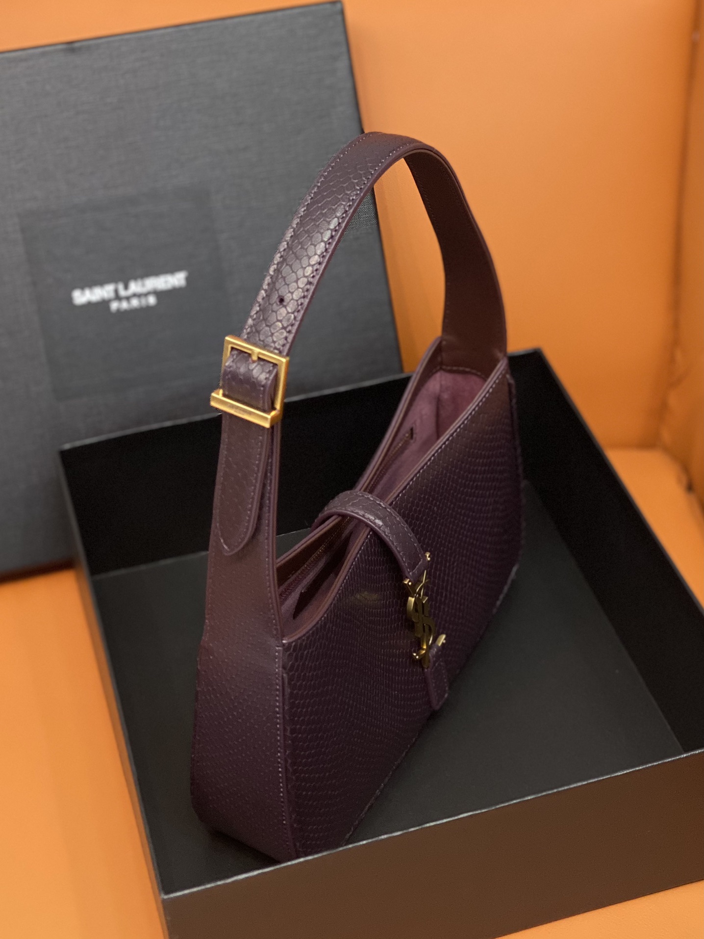 Bagsaaa Y51 LE 5 À 7 in burgundy python leather - 23 X 16 X 6,5 CM