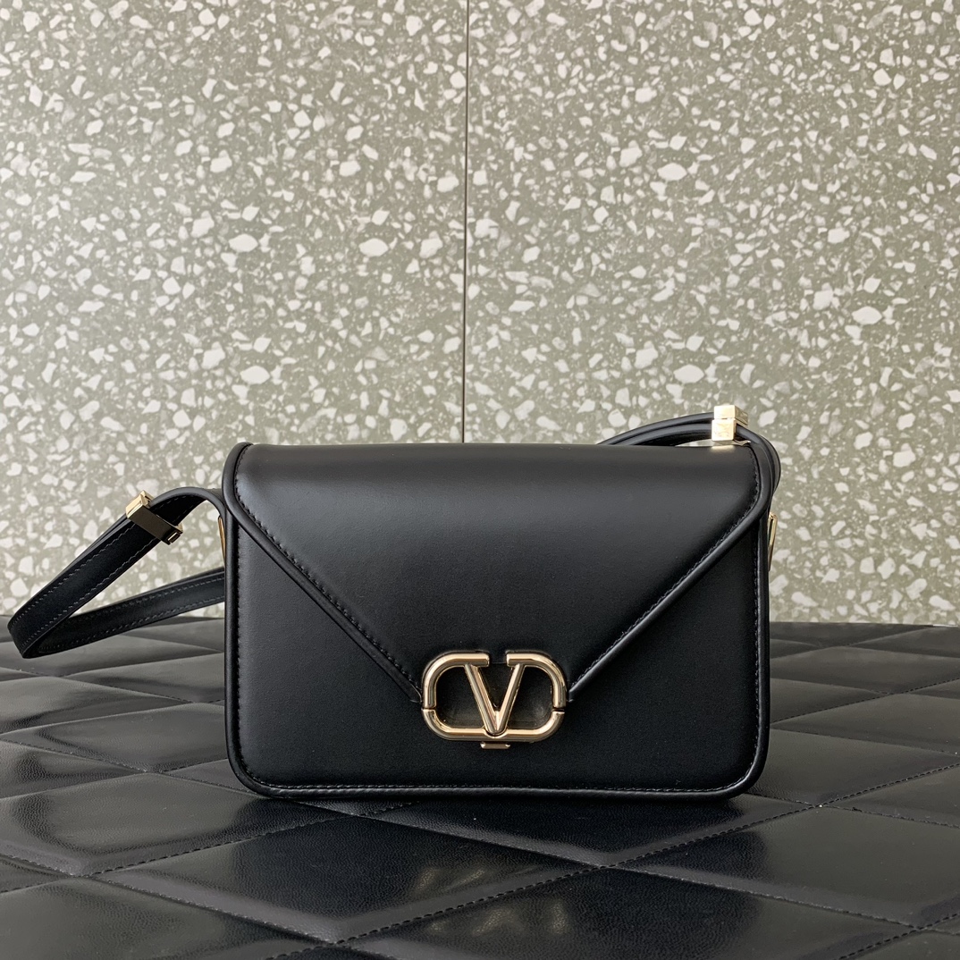 Bagsaaa Va1e*ntin0 Garavani Small Shoulder Letter Bag Black - 19x12x6cm