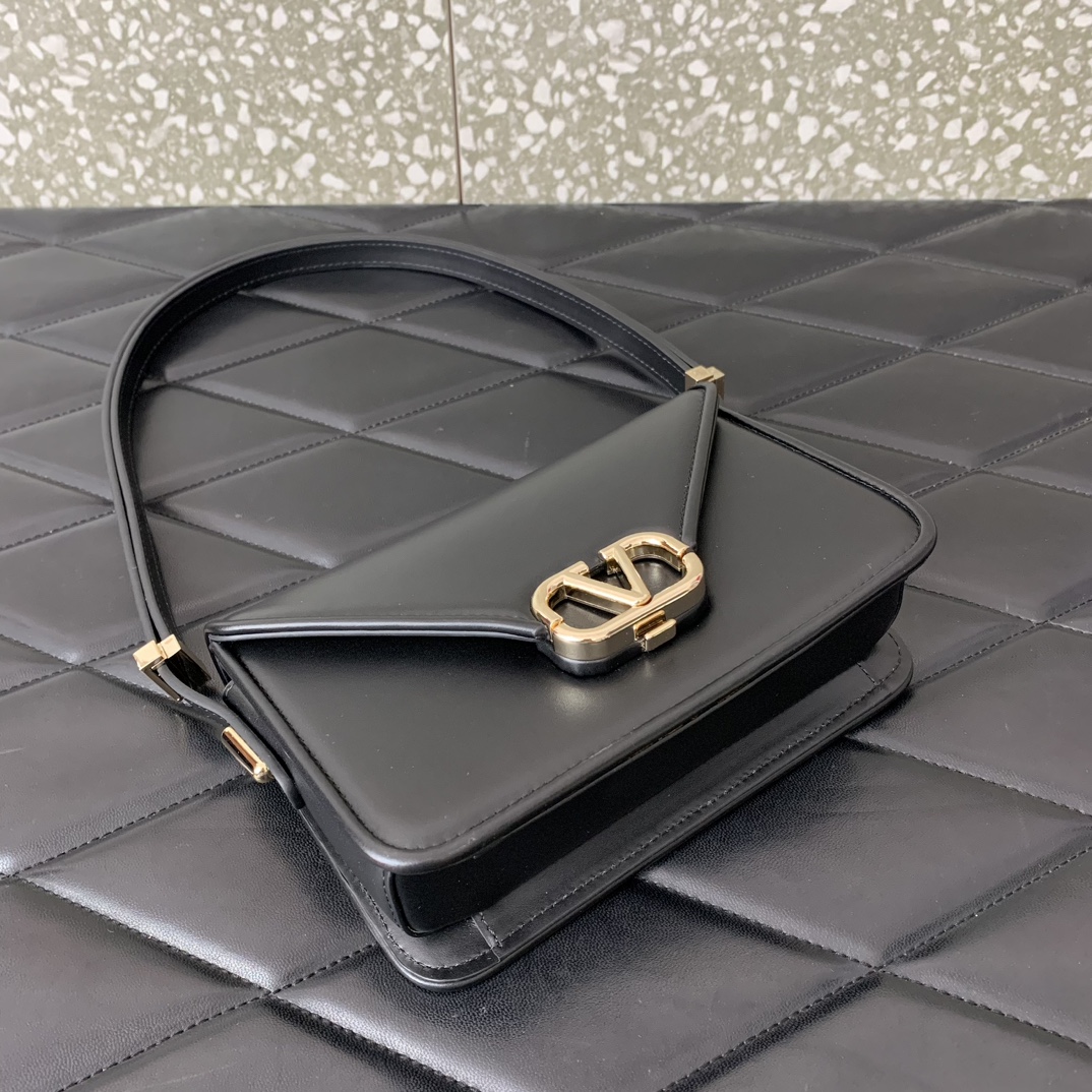 Bagsaaa Va1e*ntin0 Garavani Small Shoulder Letter Bag Black - 19x12x6cm