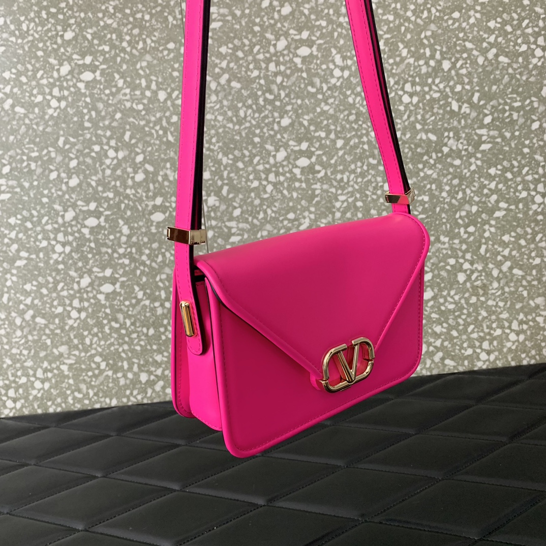 Bagsaaa Va1e*ntin0 Garavani Small Shoulder Letter Bag Hot Pink - 19x12x6cm