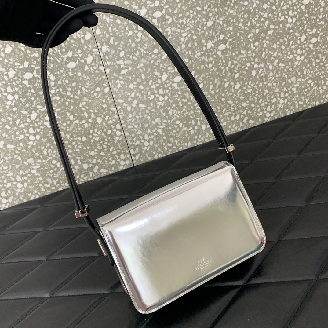 Bagsaaa Va1e*ntin0 Garavani Small Shoulder Letter Bag Silver - 19x12x6cm