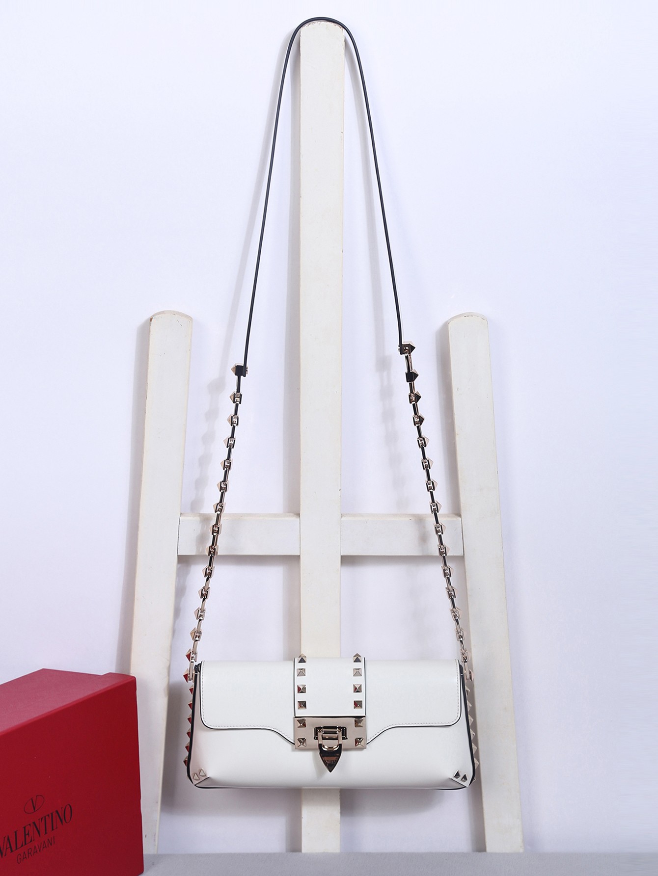Bagsaaa Va1e*ntin0 Garavani Rockstud Shoulder White Bag - 26x13 x7cm