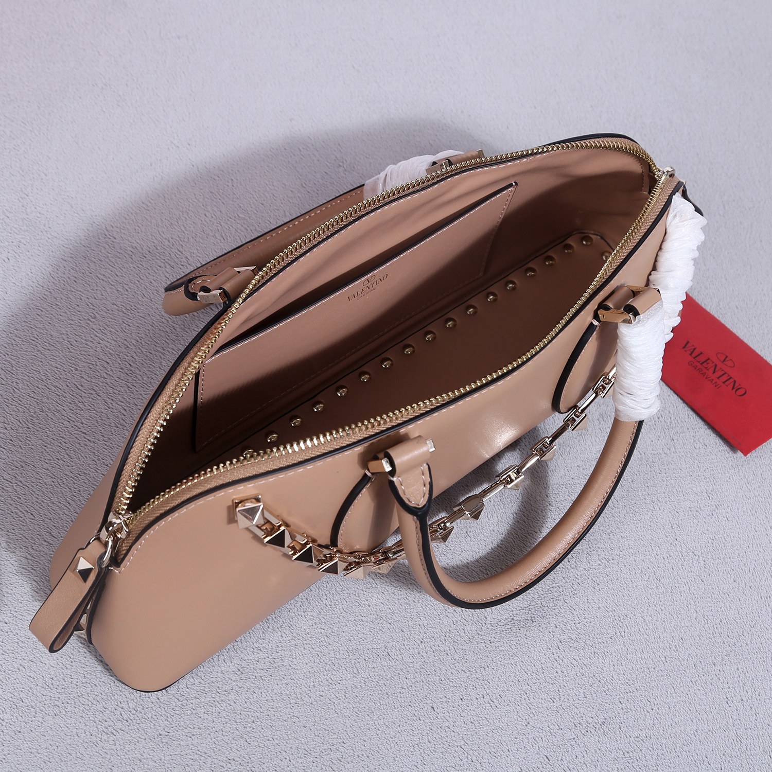 Bagsaaa Va1e*ntin0 garavani Rockstud E/W Calfskin Handbag Beige - 26 x 13 x 7cm