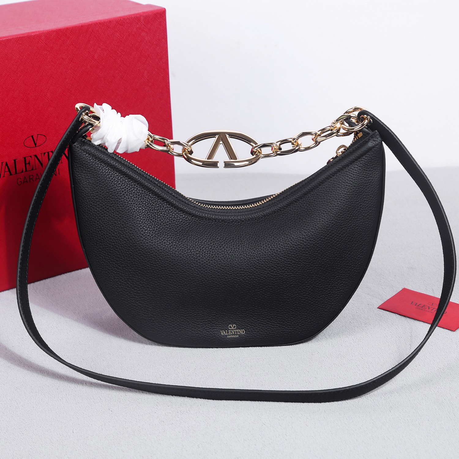 Bagsaaa Va1e*ntin0 Small Vlogo Moon Hobo Bag In Leather With Chain Black - 29x 23x11cm