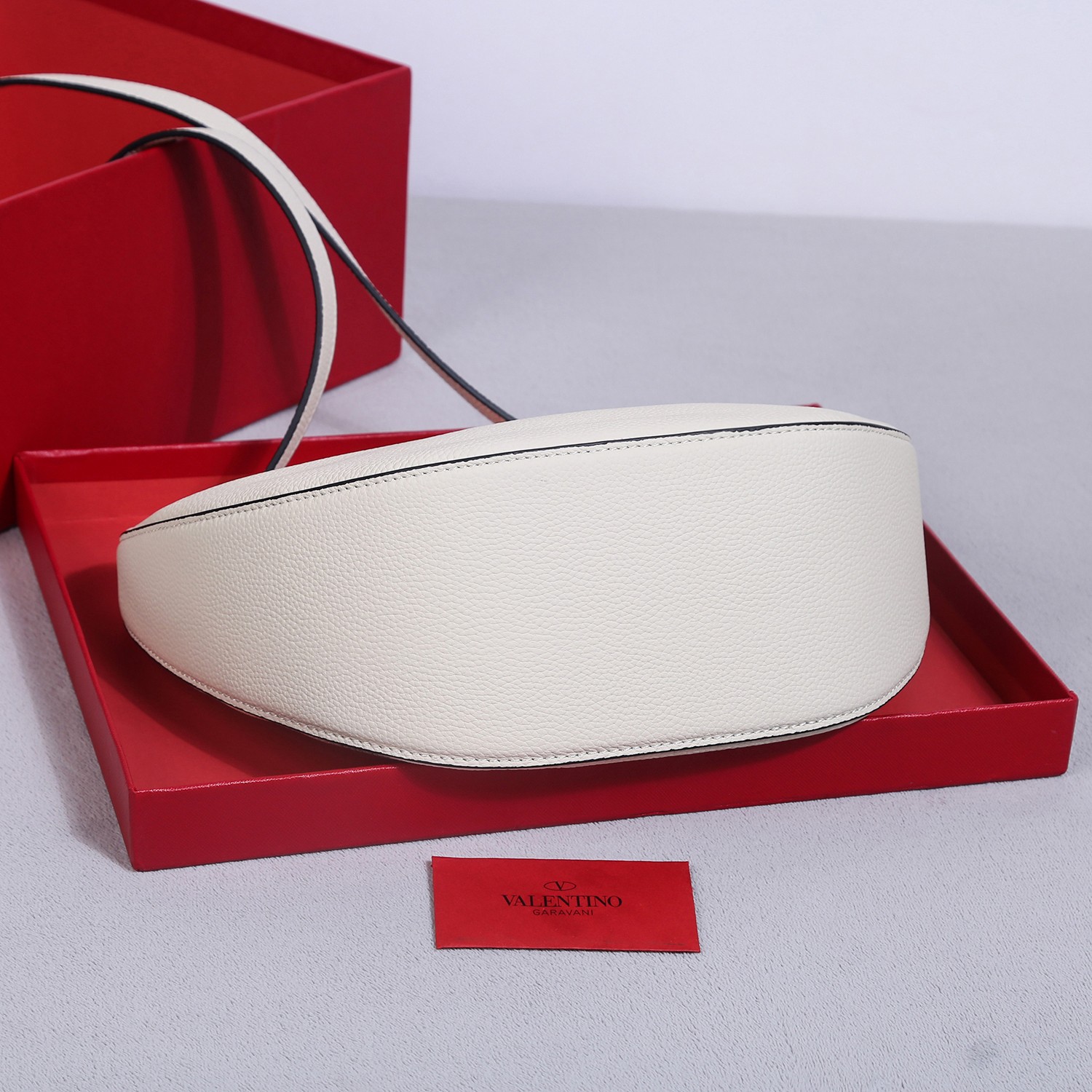Bagsaaa Va1e*ntin0 Small Vlogo Moon Hobo Bag In Leather With Chain White - 29x 23x11cm