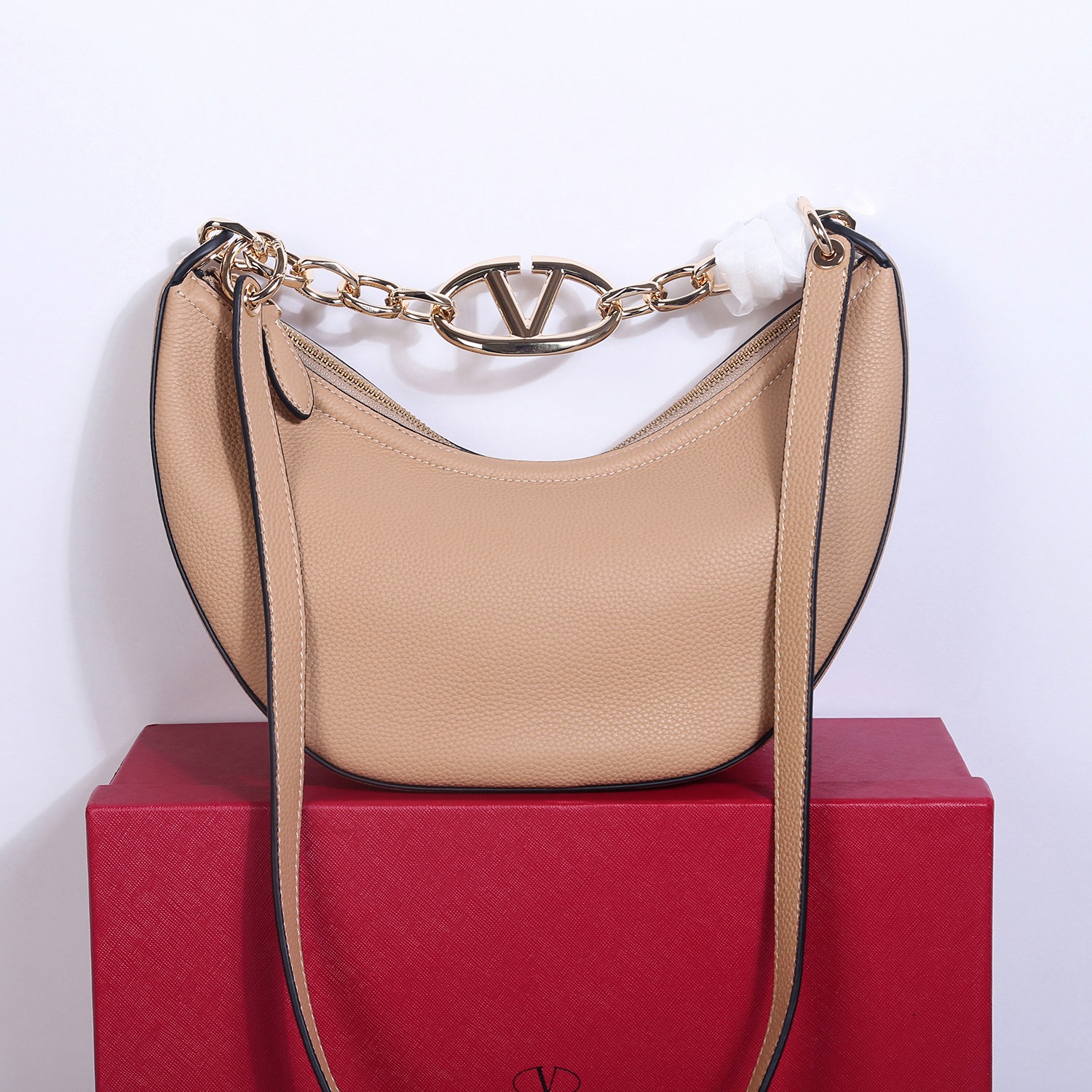 Bagsaaa Va1e*ntin0 Small Vlogo Moon Hobo Bag In Leather With Chain Beige - 29x 23x11cm
