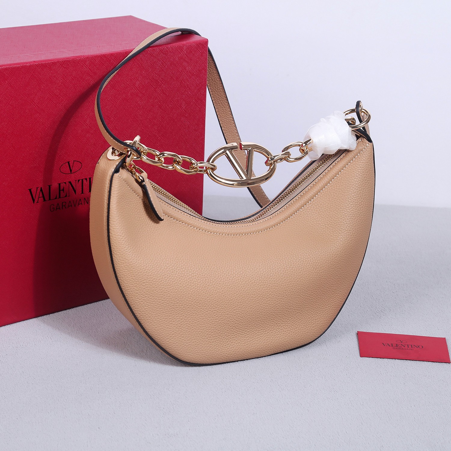 Bagsaaa Va1e*ntin0 Small Vlogo Moon Hobo Bag In Leather With Chain Beige - 29x 23x11cm