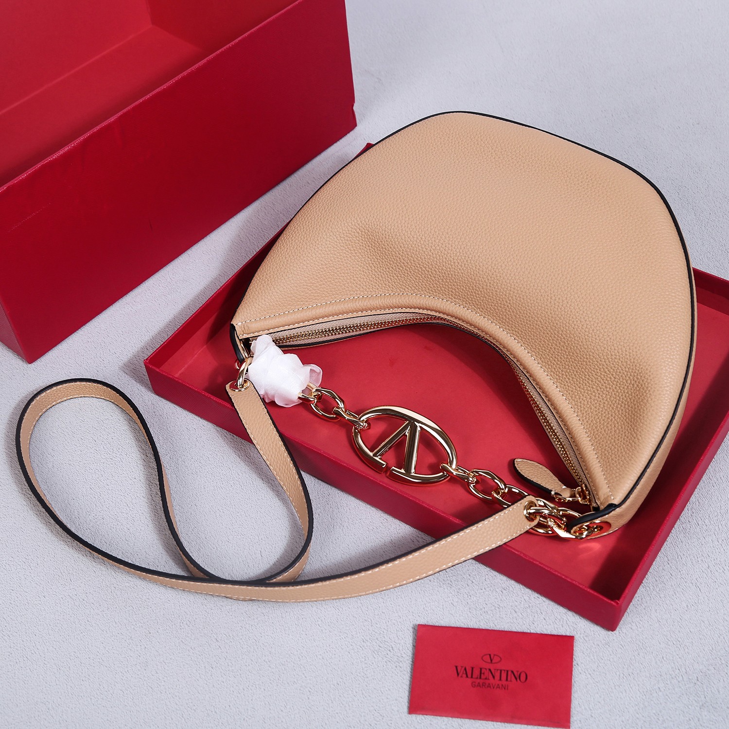 Bagsaaa Va1e*ntin0 Small Vlogo Moon Hobo Bag In Leather With Chain Beige - 29x 23x11cm