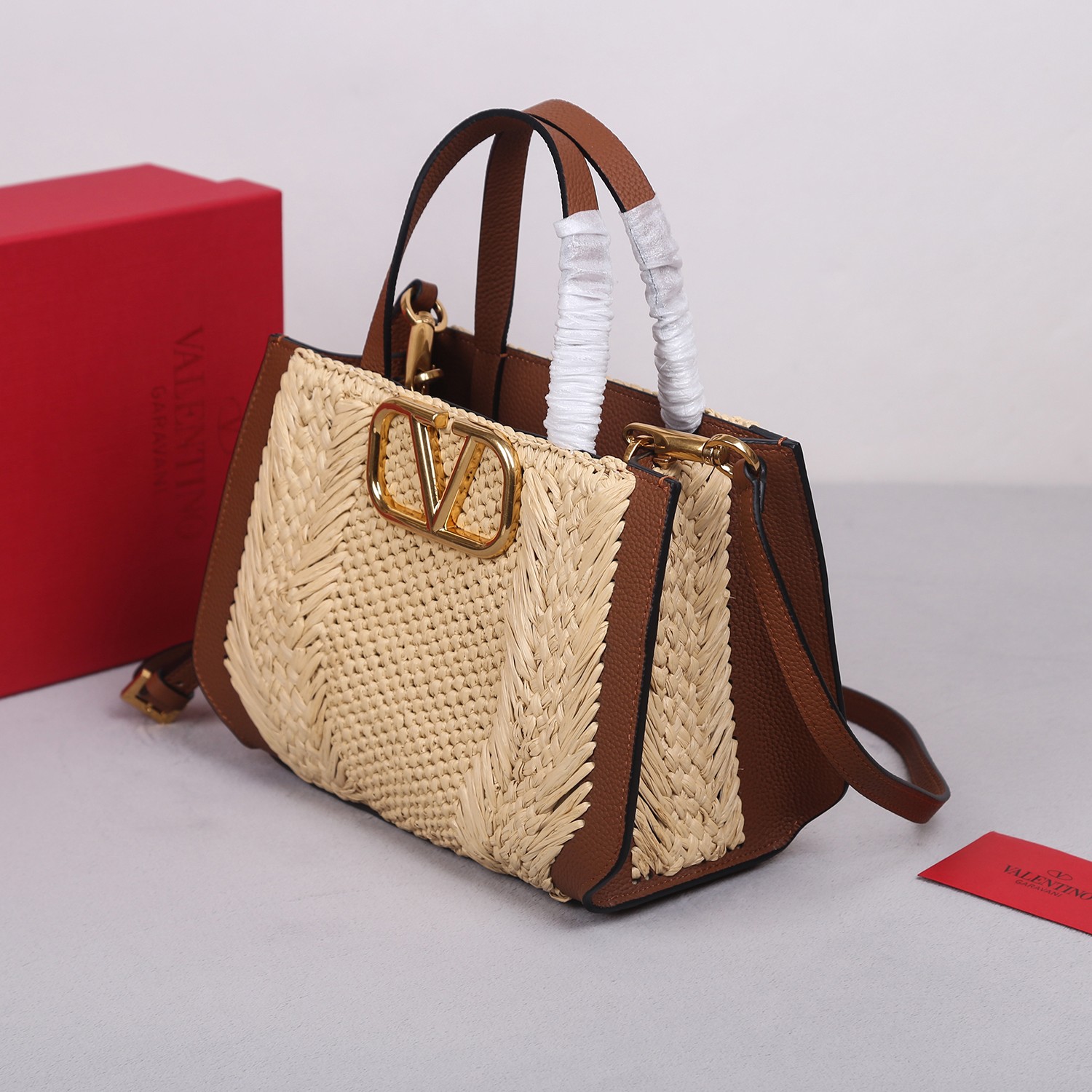 Bagsaaa Va1e*ntin0 Garavani Medium Straw Beige Tote - 27x11x18cm