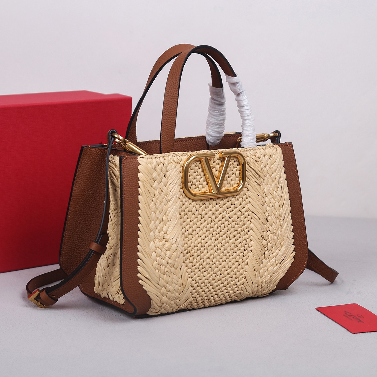 Bagsaaa Va1e*ntin0 Garavani Medium Straw Beige Tote - 27x11x18cm